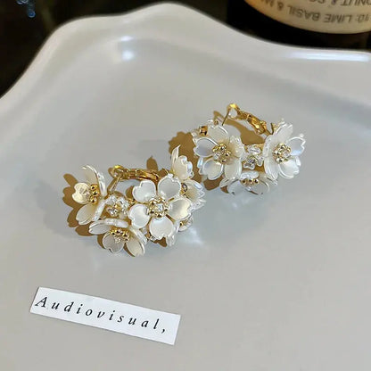 KOREAN - NEW EXQUISITE FLOWER SPLICING EARRINGS TEMPERAMENT - SIMPLE FASHION VERSATILE EARRINGS