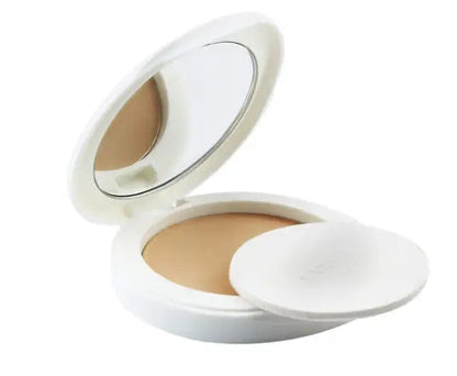 LAKMÉ Perfect Radiance Compact Powder, Ivory Fair 01, 8 Gm Compact Powder With Spf 23 Soothing And Moisturising Compact Smooth Matte Finish
