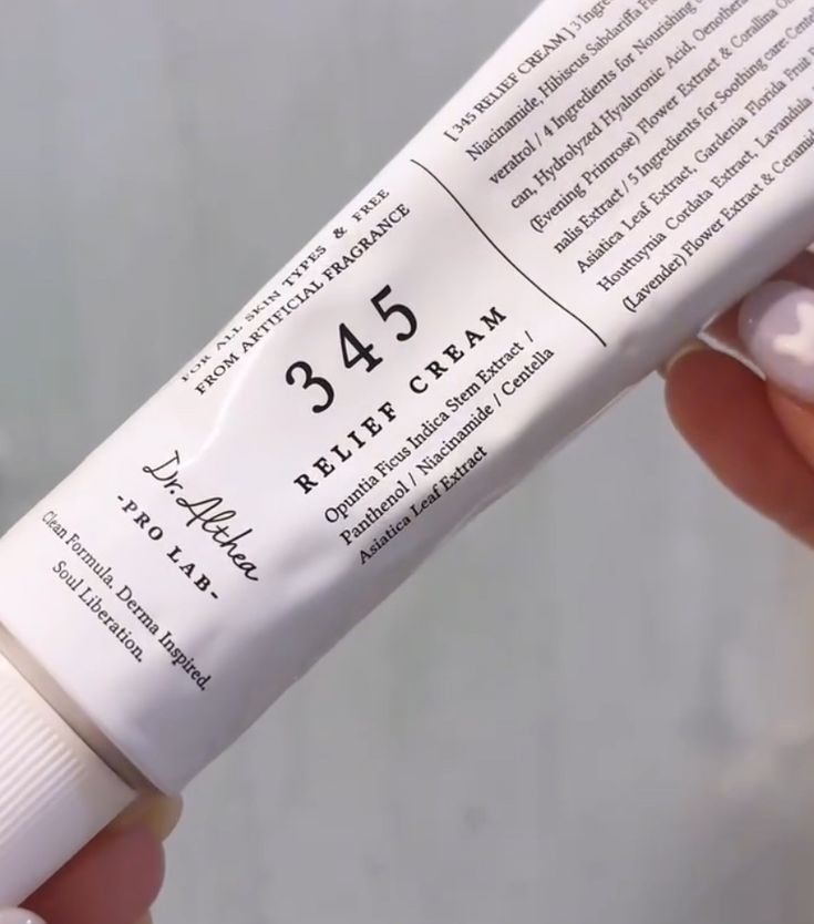 Gentle Vegan Skincare Cream Featuring Hyaluronic Acid & Rose Scent