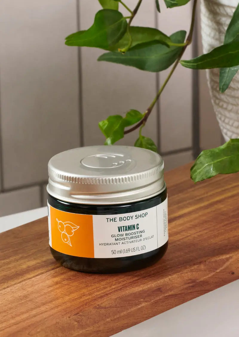 Glow Boosting Moisturiser Vitamin C-the body shop-50ml